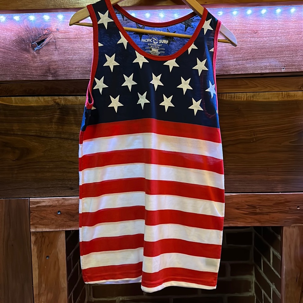 Men’s tank top, American flag pattern, size small Authentic Pacific Surf company